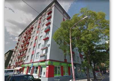 kamerové systémy Pohľad na bytový dom v Bratislave