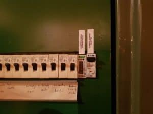 Ohrev strechy, elektromer a istič