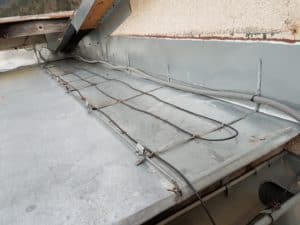 ohrev časti strechy pre odtekanie vody