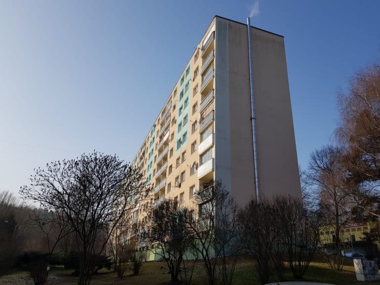 Rekonštrukcia el. rozvodov v bytovke – Oremburská 7-15, BB