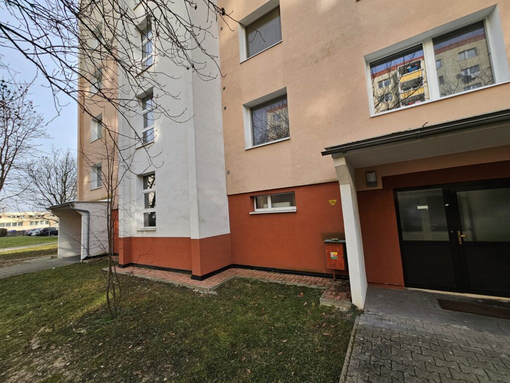 Kamerový systém bytovka - A.Nográdyho 2, Zvolen