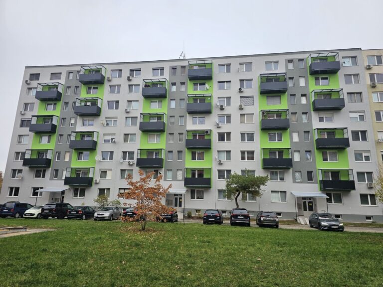 Rekonštrukcia elektroinštalácie bytovka Perecká 8-9, Levice
